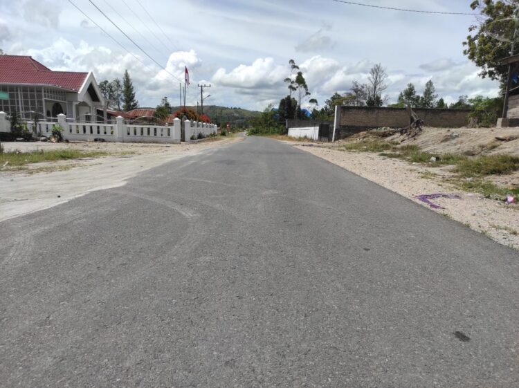 Pembangunan infranstruktur peningkatan Jalan Desa Purba Manalu, Desa Aeklung, Desa Lumban Purba ke Desa Saitnihuta, kini telah dirasakan masyarakat.