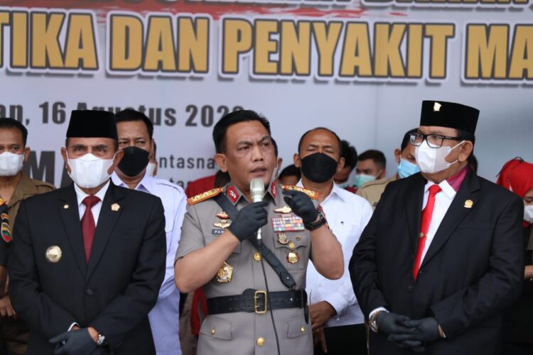 Kapolda Sumut, Irjen Pol. Drs. R.Z. Panca Putra S., M.Si, saat konferensi pers pengungkapan dan pemusnahan barang bukti Narkotika dan penyakit masyarakat, di Mapolda Sumut, Selasa (16/08/2022).