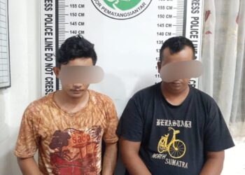 Foto kedua pelaku dan barang bukti yang diamankan Sat Narkoba Polres Pematangsiantar.