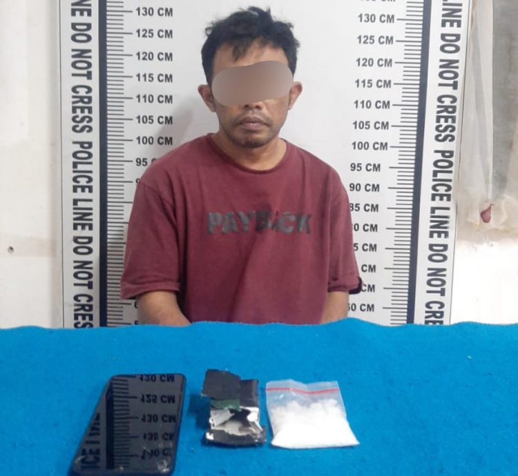 Foto pelaku dan barang bukti sabu yang diamankan Polisi.