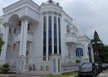 Rumah mewah milik Apin BK (Goklas Wisely/detikSumut)