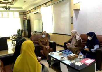 Wali Kota Susanti saat menerima audiensi pengurus BKMT Kota Pematang Siantar, di rumah dinas Wali Kota, Jalan MH Sitorus, Selasa (13/9/2022), sekitar pukul 15.30 WIB.