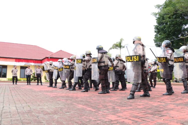 Anggota Sat Samapta Polres Simalungun saat mengikuti latihan Dalmas.