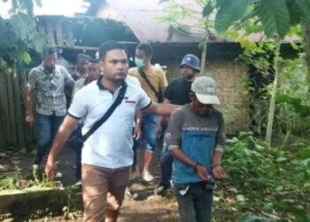 Polisi Obrak-abrik Sarang Narkoba di Deli Serdang. [Antara]