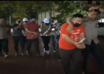 Tiga oknum anggota Sabhara Polrestabes Medan dipecat atau Pemberhentian Tidak dengan Hormat (PTDH) karena terbukti terlibat dalam perampokan sepeda motor. iNews TV/Aminoer
