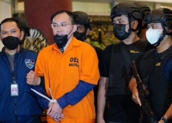 Bos Judi Online Apin kelas atas Avin BK yang sempat bersembunyi di Singapura dan kemudian bergeser ke Malaysia saat ditangkap Bareskrim Polri, Jumat (14/10/2022) malam. Istimewa