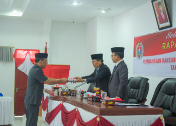Bupati Humbahas saat sampaikan Nota Pengantar R-APBD Tahun Anggaran 2023.