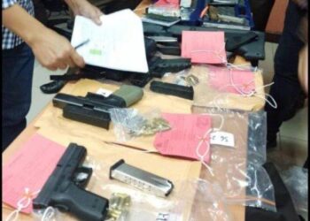 Polri menyerahkan barang bukti pembunuhan Brigadir Yosua Hutabarat ke Kejaksaan Agung.  HO
