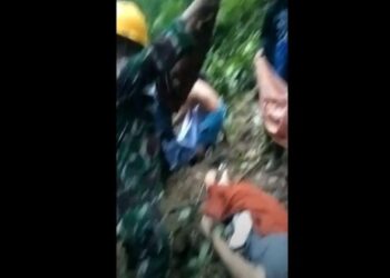 Lokasi penemuan dua jasad tersebut tepatnya di tepi Jalan Lintas Sumatera yang menghubungkan Kota Padangsidimpuan-Kota Sibolga. iNews TV/Indra