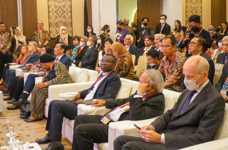 Bupati Humbahas saat hadiri THK Future Knowledge Summit di Bali, Senin (14/11/2022).