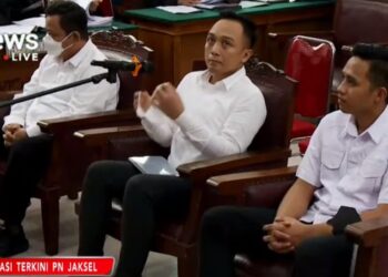 Bharada E, Ricky Rizal dan Kuat Maruf dihadirkan bersama dalam sidang. (Foto: iNews)