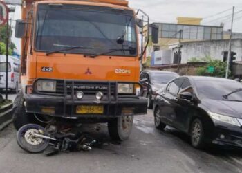 Truk tabrak motor di Binjai Sumut. Foto: Wahyudi/SINDOnews