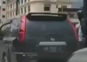 Foto: Mobil korban penembakan yang berasal peluru nyasar di Pontianak, Kalbar. (Dokumen Istimewa)
