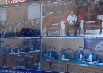 Sopir Ambulans Pengantar Jenazah Yosua Ngaku Disuruh Tunggu di RS Polri hingga Subuh, Hakim: Buset!. (Suara.com/Arga)