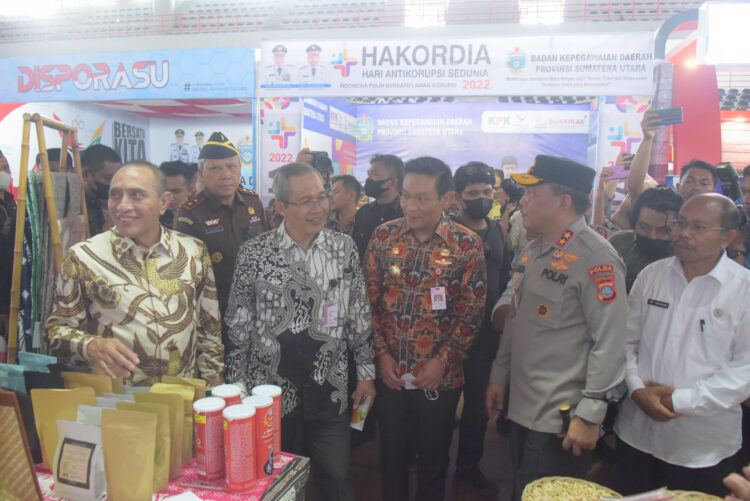 Wakil Bupati Humbahas saat hadiri Hari Anti Korupsi Sedunia 2022 di Medan.