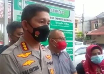 Kapolrestabes Medan Kombes Pol Valentino Alfa Tatareda di Rumah Sakit Bandung Medan. [Ist]