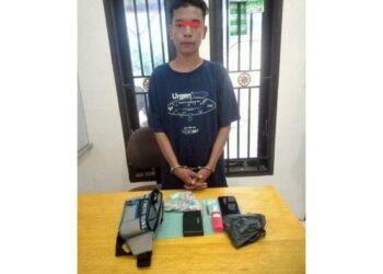 FLP (25) warga Jalan Jetro Hutagalung, Lingkungan IV, Kelurahan Sarudik, Kecamatan Sarudik, Kabupaten Tapteng ditangkap personel Intelkam Polres Tapteng. Istimewa