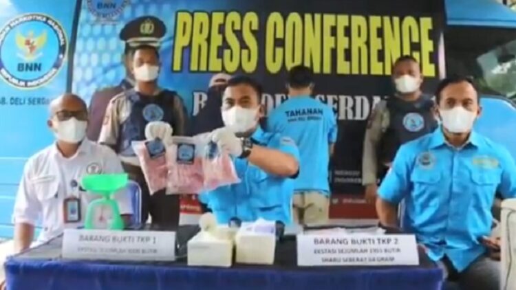 BNN Deliserdang Tangkap Jaringan Narkoba Antarprovinsi, Ada Sabu hingga 4.955 Butir Ekstasi (Foto: iNews/Amir Udin)