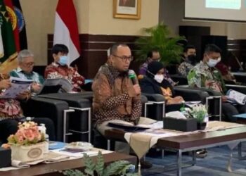 Kepala PPATK Ivan Yustiavandana saat menggelar konferensi pers di kantornya, Jakarta Pusat pada Rabu (28/12/2022). [Suara.com/Yaumal]