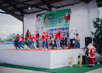 Christmas Carol semarakkan suasana Natal di Humbang Hasundutan, Minggu (25/12/2022).