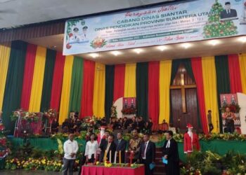 Foto suasana penyalaan lilin.