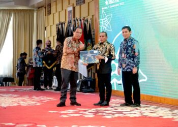 Penyerahan DIPA dan TKD 2023 untuk kabupaten/kota se-Sumatera Utara diserahkan langsung Gubernur Sumatera Utara, Edy Rahmayadi.