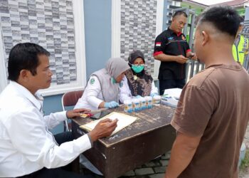 Jajaran Sat Res Narkoba Polres menggelar test urine terhadap para supir bus, yang dilaksanakan di depan Pos Yan I, SMKN 3 Beringin, Jalan Medan - Siantar Km 4,5, Nagori Purbasari, Kecamatan Tapian Dolok, Kabupaten Simalungun, Sabtu (24/12/2022).