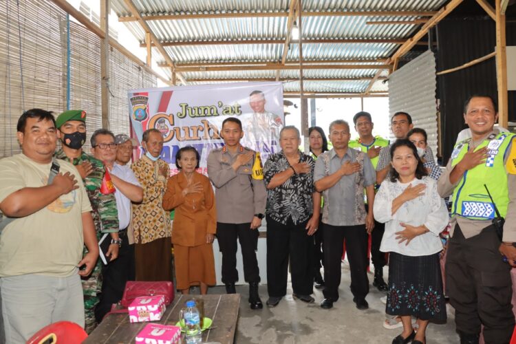 Foto bersama usai kegiatan.