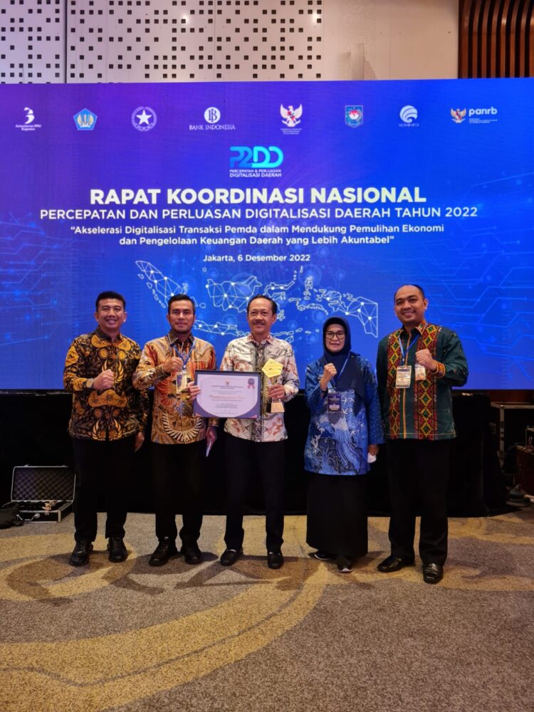 dr Susanti Dewayani SpA menghadiri Rapat Koordinasi Nasional (Rakornas) Percepatan dan Perluasan Digitalisasi Daerah (P2DD) Tahun 2022, di Ballrom Hotel Le Meridien, Jakarta, Selasa (6/12/2022).