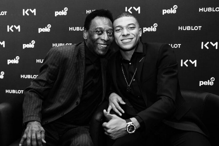 Kylian Mbappe kirimkan pesan menggetarkan hati usai Pele meninggal dunia (Foto: Twitter/kmbappe)