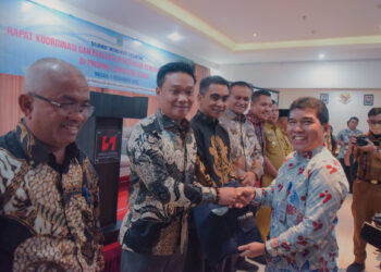 Wakil Bupati Humbahas yang juga Ketua TPPS Kabupaten Humbahas, Oloan Paniaran Nababan SH MH, saat ikuti Rakor dan Evaluasi Percepatan Penurunan Stunting di Provinsi Sumatera Utara, Selasa (6/12/2022), di Hotel Swiss Bellin, Jalan Gajah Mada Medan.