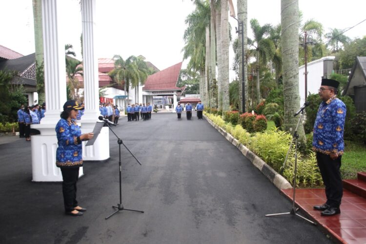 Upacara dipimpin Sekretaris Daerah (Sekda) Kota Pematang Siantar, Budi Utari Siregar AP.