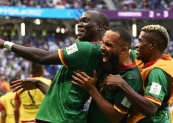 Pemain Kamerun Vincent Aboubakar rayakan gol ke gawang Serbia dalam pertandingan kedua Grup G Piala Dunia 2022 di Al Janoub Stadium, Senin (28/11/2022). [AFP]