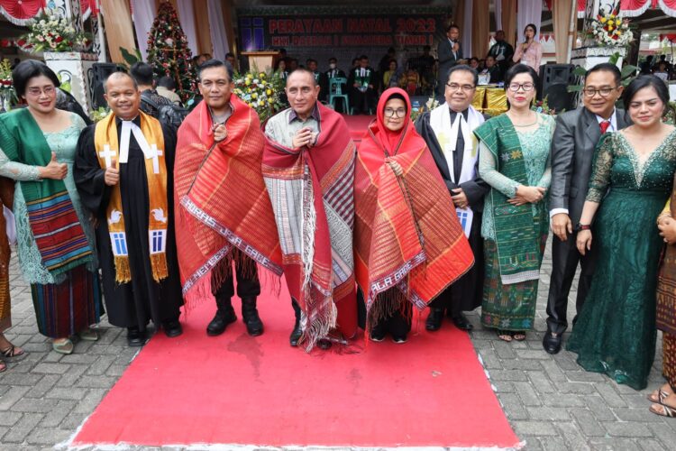 Gubsu, Kapolda Sumut dan Wali Kota Pematang Siantar saat hadiri perayaan Natal HKI, di Lapangan Adam Malik, Minggu (4/12/2022) siang.