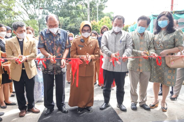 Wali Kota Pematang Siantar, dr Susanti Dewayani SpA saat menghadiri acara peresmian RS Murni Teguh Pematang Siantar dan Perayaan HUT Murni Teguh Hospitals, di Jalan Medan Kelurahan Tambun Nabolon, Kecamatan Siantar Martoba, Senin (12/12/2022), sekitar pukul 11.00 WIB.
