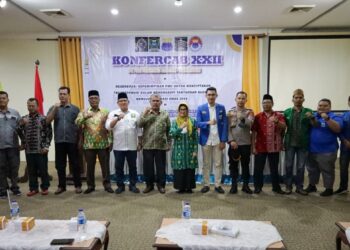 Foto bersama disela acara.