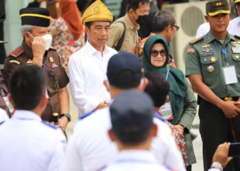 Presiden Joko Widodo (Jokowi) saat meresmikan Terminal Tanjung Pinggir Kota Pematang Siantar.