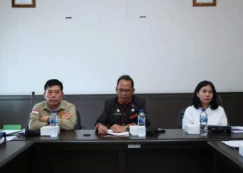 Sekdakab Pakpak Bharat, Jalan Berutu, S.Pd, MM, mengadakan pertemuan dengan pihak PT. Tunggal Menara Jaya serta beberapa pihak lainnya.