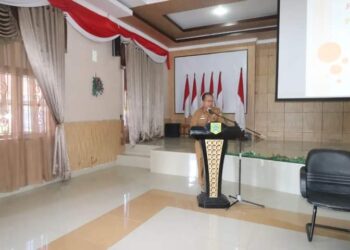 Sekda Pakpak Bharat, Jalan Berutu, S.Pd, MM membuka "Focus Group Discussion (FGD) Penyusunan Ranperda Tentang Pajak Daerah Dan Retribusi Daerah", di Bale Sada Arih, Kantor Bupati Pakpak Bharat, Senin (20/02/2023), lalu.