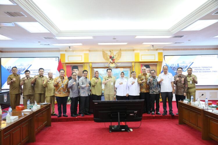 Bupati Humbahas disela kegiatan.