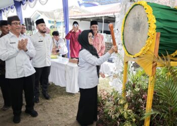 Wali Kota Pematang Siantar, dr Susanti Dewayani SpA di acara  pembukaan Musabaqoh Tilawatil Quran (MTQ) ke IX Kecamatan Siantar Marimbun, di Jalan Melanthon Siregar, Rabu (15/02/2023).