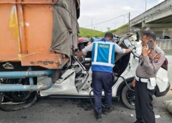 Kondisi mobil Honda HR-V yang mengalami kecelakaan di jalur Tol Tebing Tinggi kawasan Desa Pagar Jati Lubuk Pakam Kabupaten Deli Serdang Kamis, (2/2/2023). TRIBUN MEDAN/INDRA