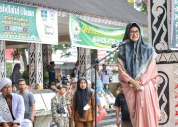 Wali Kota Pematang Siantar, dr Susanti Dewayani SpA, saat menyampaikan sambutannya di acara Resepsi Puncak 1 Abad NU.