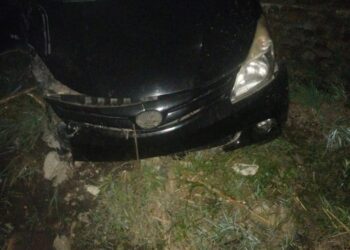 Foto: Mobil yang menabrak sepeda motor di Toba (Istimewa)
