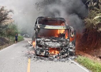 Bus ALS terbakar di Kabupaten Agam, Sumbar. (Dok Satlantas Polresta Bukittinggi)