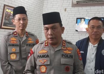 Kapolda Sumut, Irjen Panca Putra Simanjuntak saat memberikan keterangan soal kasus Bripka AS. (Foto: Finta Rahyuni/detikSumut)