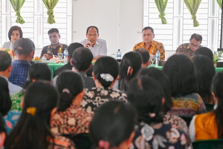 - Bupati Humbang Hasundutan (Humbahas), Dosmar Banjarnahor, SE, memimpin rapat penanganan stunting di wilayah kerja UPT Puskesmas Matiti, Jumat (24/3/2023).