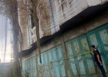 Kondisi bangunan gedung walet terbengkalai di Kisaran tempat ditemukannya kerangka manusia utuh. (Perdana Ramadhan/detikSumut)