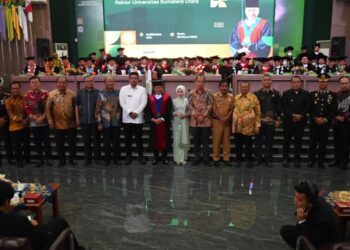 Bupati Humbahas, Dosmar Banjarnahor, SE, saat hadiri pengukuhan Guru Besar USU (Universitas Sumatera Utara), di Auditorium USU, Jalan Dr Mansyur Padang Bulan Medan, Sumut, Senin (6/3/2023).