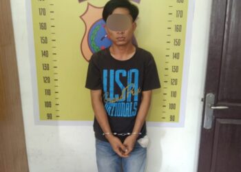 Foto pelaku curanmor saat diamankan di Polsek Siantar Utara.
